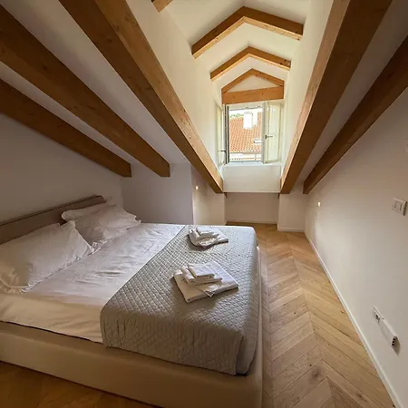 Palazzo Machiavelli * Trieszt